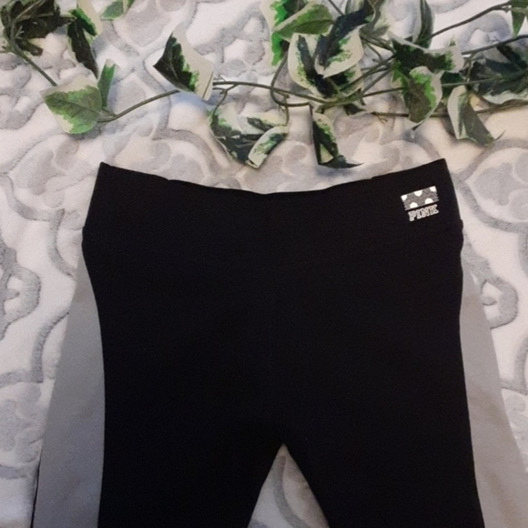 PINK Victoria's Secret Ultimate Leggings - Picture 6 of 16